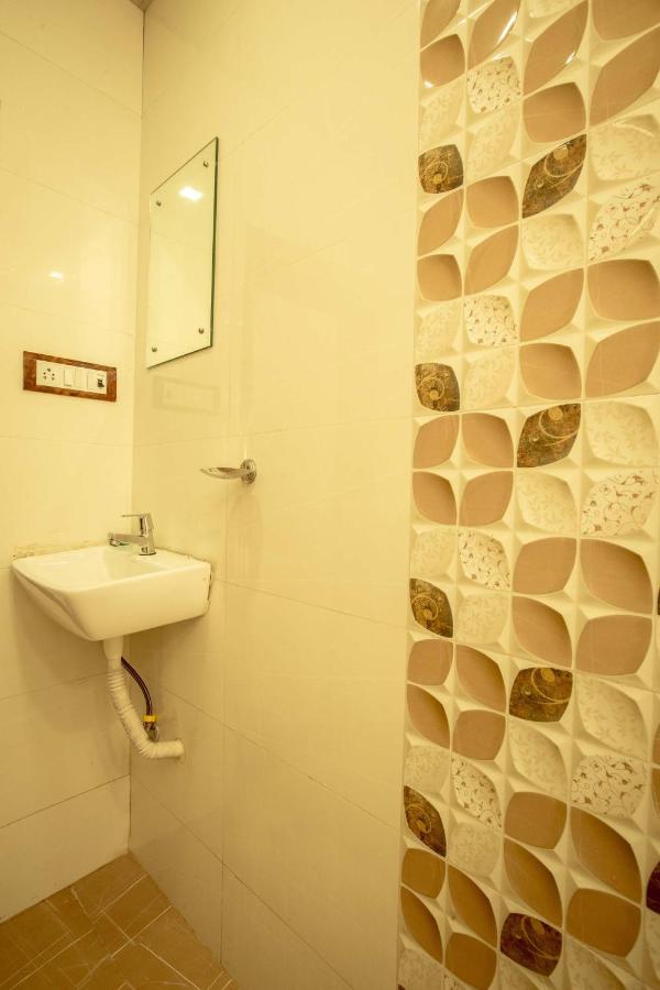 Hotel Apsara- Near J J Hospital Bombay Eksteriør billede
